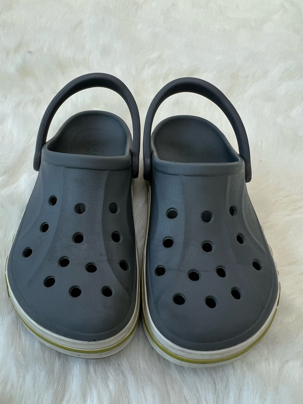 Iconic CROCS Comfort Clog in Dark Gray with Green Accent women’s 8, Men’s 6